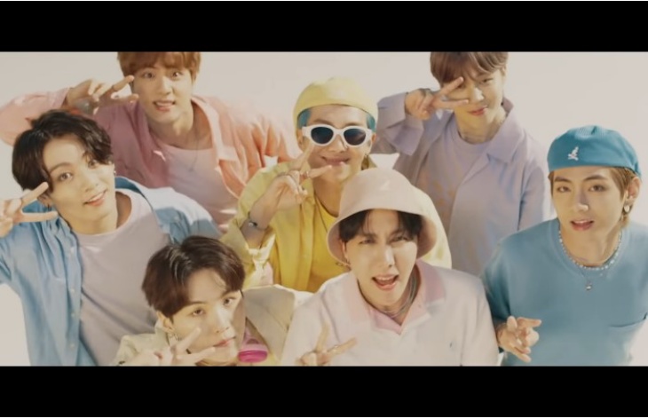 BTS Sumbang Kostum Ikonis 'Dynamite' untuk Dilelang