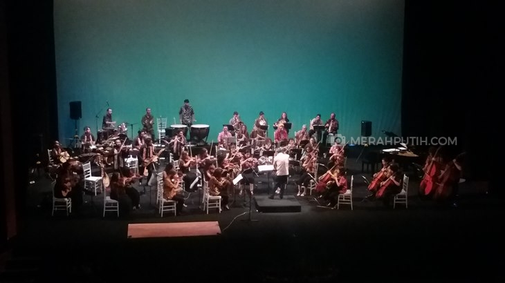 Orkes Gambus Duet dengan Orkestra Asal Spanyol