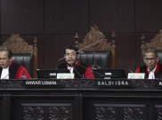 Tutup Sidang, Hakim MK: Di Dalam Bertengkar, Di Luar Akur Lagi