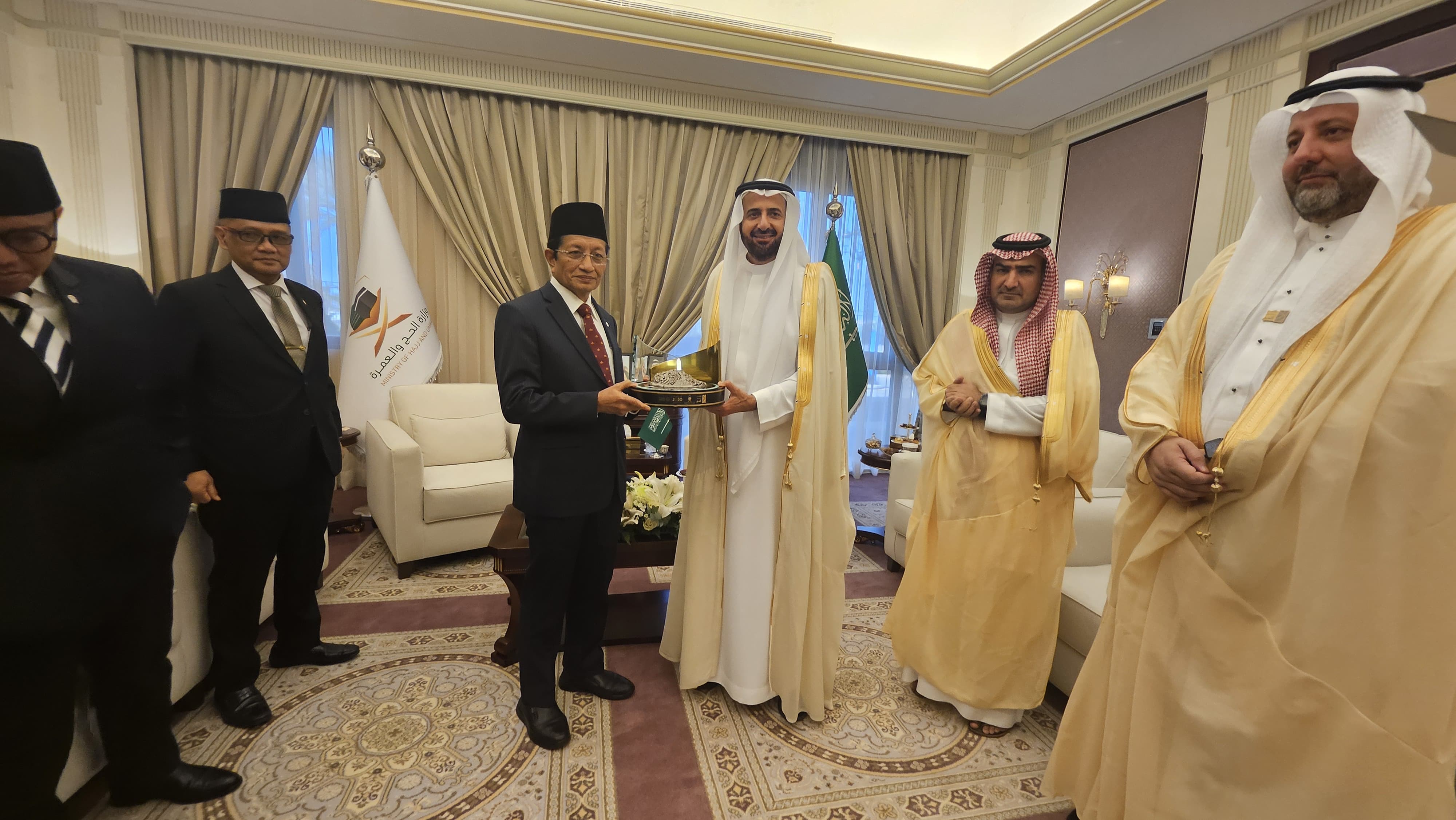 Temui Menhaj Saudi, Menag Minta Tambahan Petugas Haji dan Pembebasan Biaya Masyair