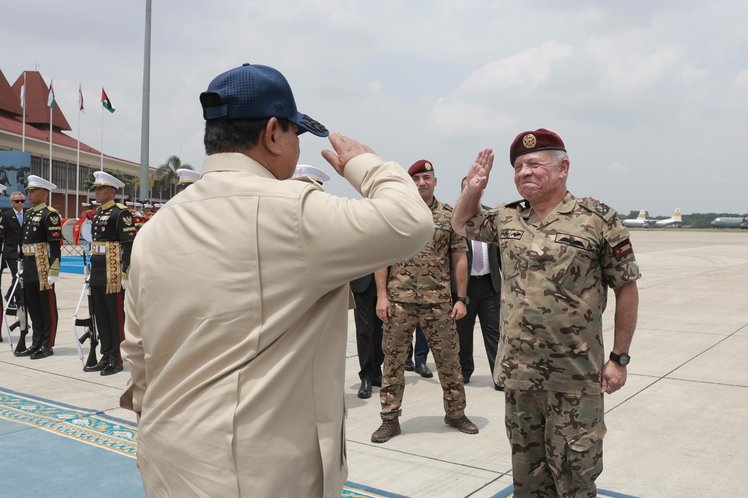 Pakai Jet Tempur, Presiden Prabowo Lepas Langsung Kepulangan Raja Yordania Abdullah II