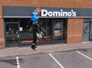 Canggih, Kurir Kirim Pizza Pakai Jetpack