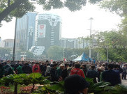 Aksi Demo di Patung Kuda Ricuh, Massa Serukan Revolusi