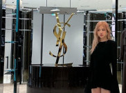 Rosé BLACKPINK Tampilkan Dua Looks Saint Laurent di Paris Fashion Week