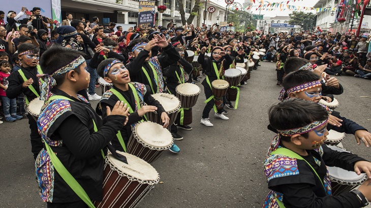 Peserta karnaval Asia Afrika 2018