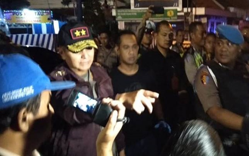 Kapolda Jateng saat meninjau bom bunuh diri di pos pantau polisi Kartasura Sukoharjo