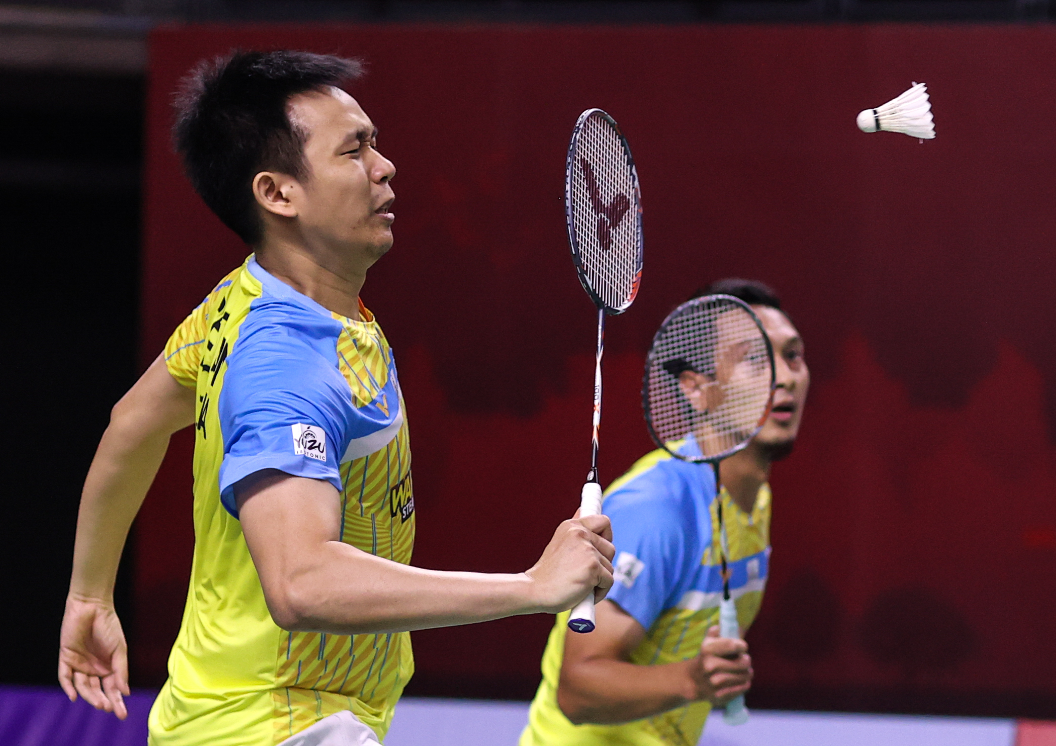 Foto dokumentasi 15 Februari 2020 ketika ganda putra Indonesia Mohammad Ahsan (kanan) dan Hendra Setiawan bertnding dalam semifinal Badminton Asia Team Championships (BATC) 2020 di Rizal Memorial Coliseum, Manila, Filipina. ANTARA FOTO/Humas PBSI/Nafi/APP/pd