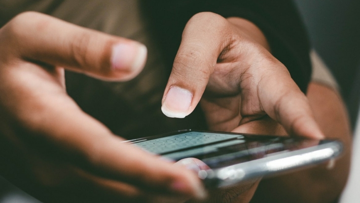 Kemenkominfo Kaji Pergantian Kartu SIM Fisik jadi E-SIM