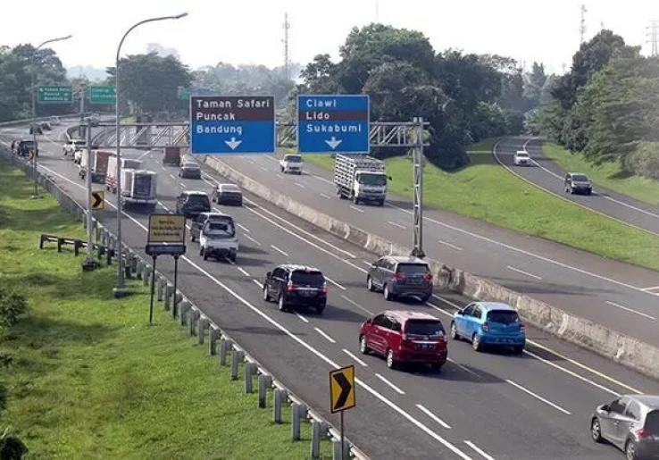 Kecelakaan Maut di Tol Jagorawi: Pengemudi Mobil Meninggal, Polisi Tak Temukan SIM