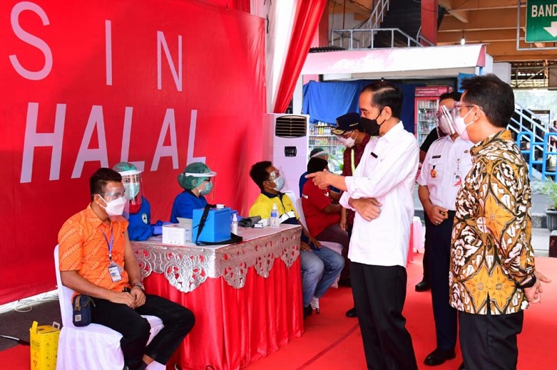 Vaksinasi. (Foto: Sekretariat Presiden)