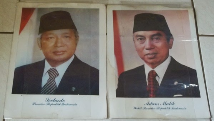 Foto Pemimpin Indonesia, Soeharto dan Adam Malik. (Foto/buku-lawas.com)