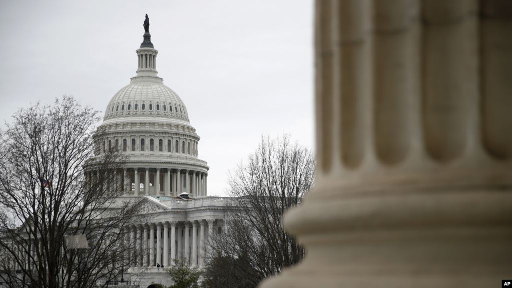 edung Capitol tampak dari Russell Senate Office Building di Capitol Hill, Washington, 12 Maret 2020. (Foto: VOA Indonesia).