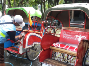 Jelang Pernikahan Kahiyang Ayu, Becak-Becak Penjemput Tamu 'Dimandikan'