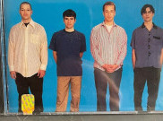 Weezer Rayakan 3 Dekade 'The Blue Album', Bawa 30 Trek yang Belum Sempat Dirilis