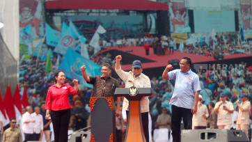 Presiden Prabowo Hadiri Puncak Peringatan Hari Buruh Internasional di Lapangan Monas Jakarta