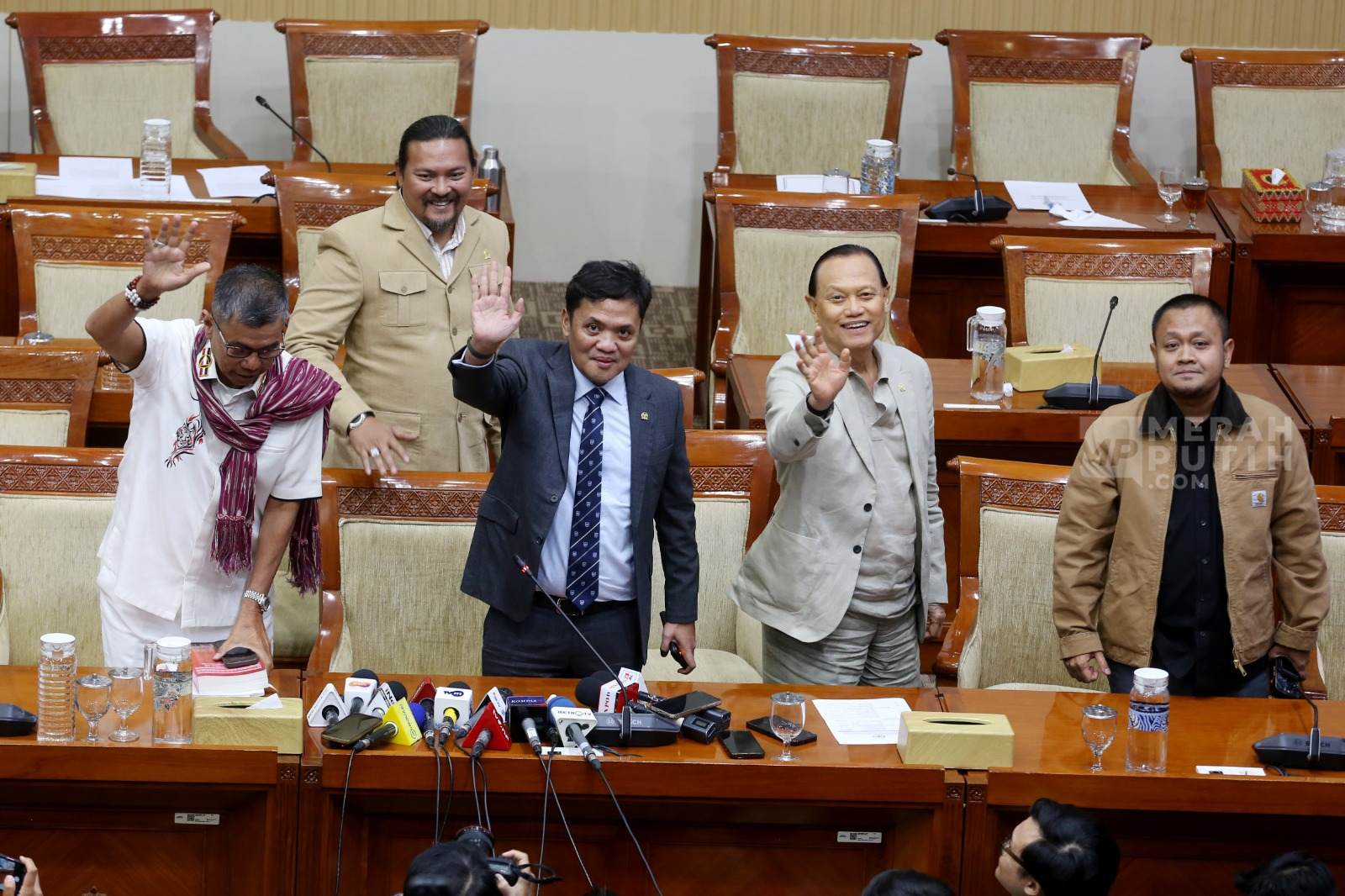 Komisi III DPR Berikan Keterangan soal Kelanjutan RUU Perampasan Aset