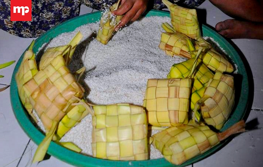Kupat Ketek Kuliner Unik Khas Giri Gresik