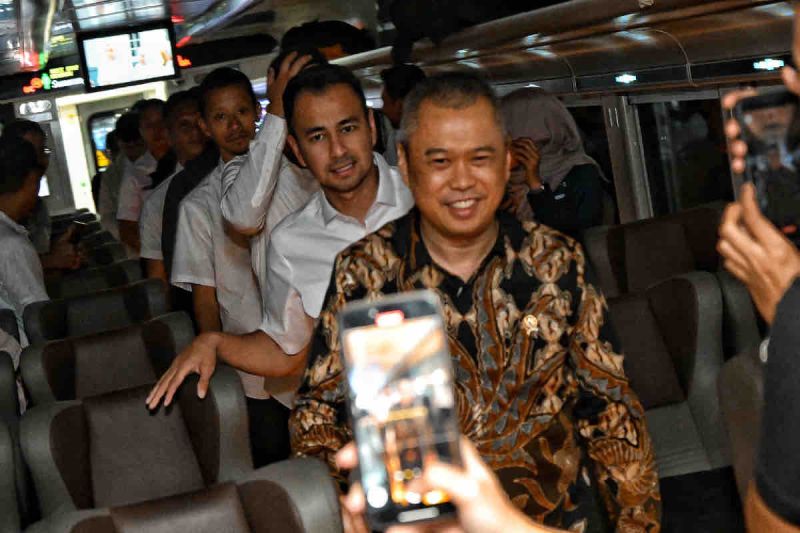 Kereta Tanpa Transit Jakarta-Semarang PP Diluncurkan Jelang Libur Nataru