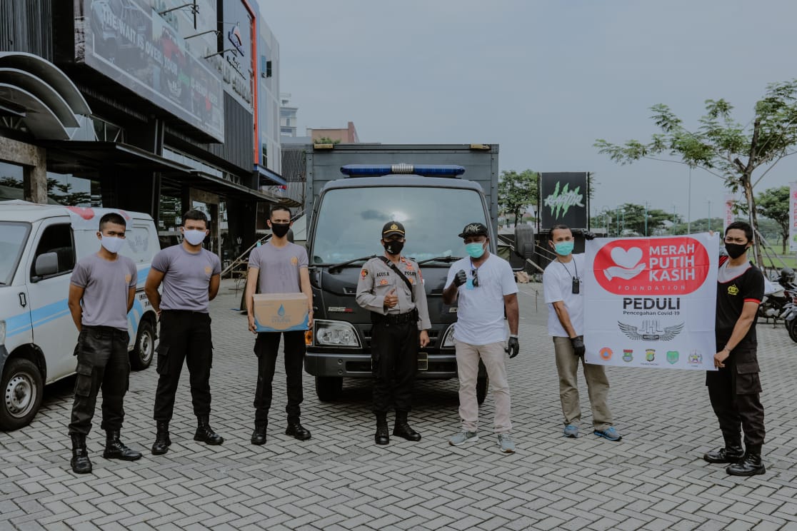 JHL Group Serahkan Ratusan APD ke Sejumlah Puskesmas dan 1 Ton Beras ke Polres Tangsel