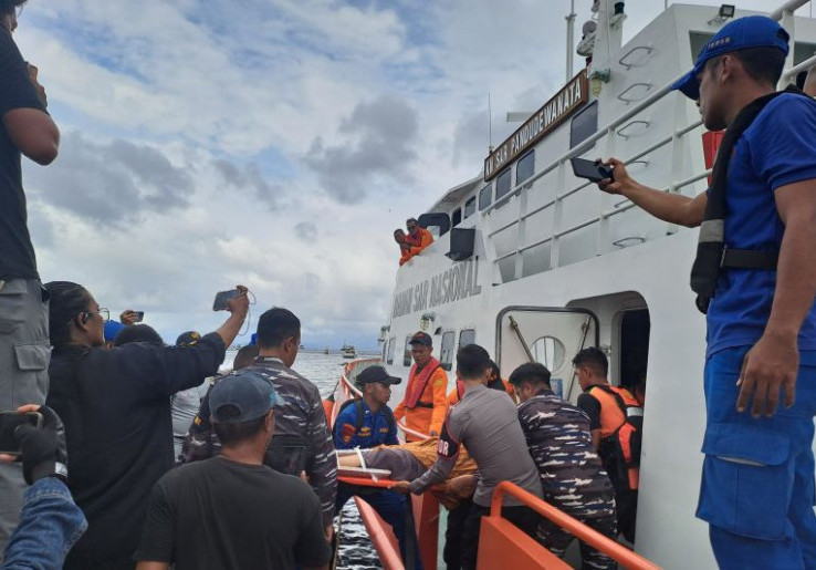 Bravo Tim SAR, Semua Korban Tenggelam Kapal KM Intim Teratai Selamat!