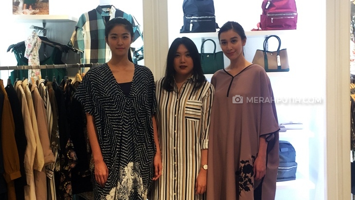 Motif Peacock Jadi Unggulan Fashion Minimal Edisi Ramadan 