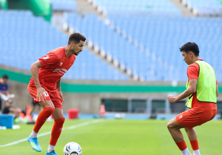Gelandang Naturalisasi Timnas Vietnam Hendrio atau Do Hoang Hen Tegaskan Ambisi di Piala AFF 2026