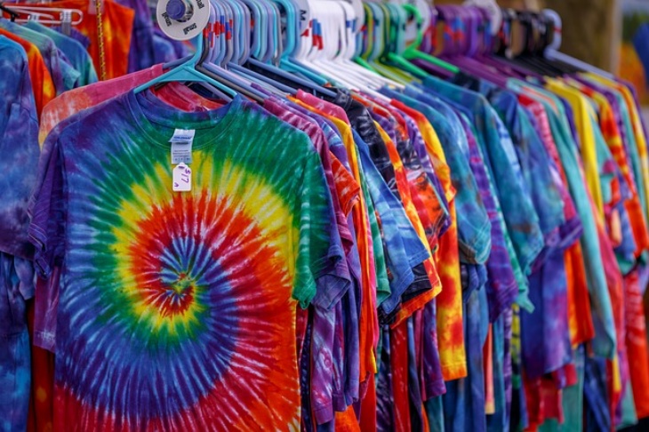 Sambut 2021, Saatnya Singkirkan 5 Koleksi Fashion Ini