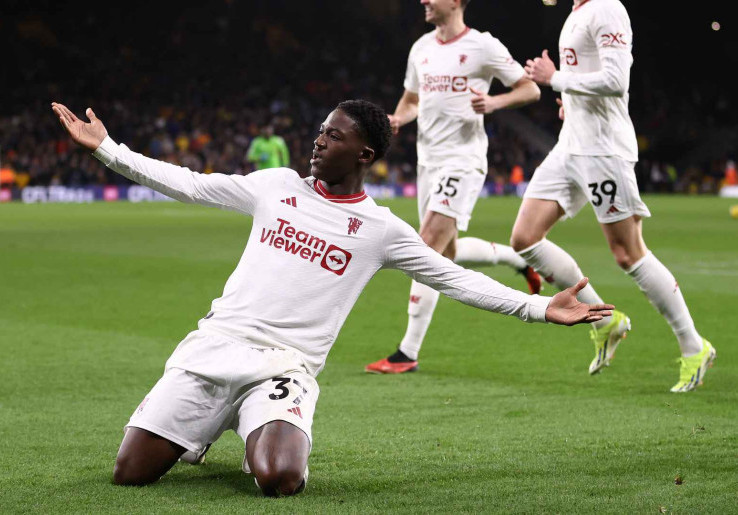 Posisinya Terancam, Kobbie Mainoo dan Joshua Zirkzee Berpeluang Tinggalkan Manchester United