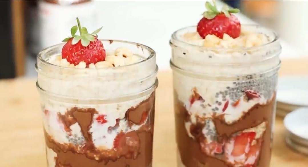 Menikmati Si Manis Kaya Serat Dalam Sajian Overnight Oats