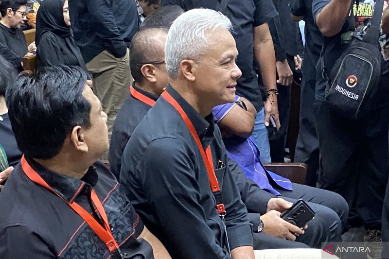 Kesetiaan Ganjar Pranowo Hadiri Sidang Dugaan Suap Sekjen PDIP, Panggil Hasto Pak Doktor