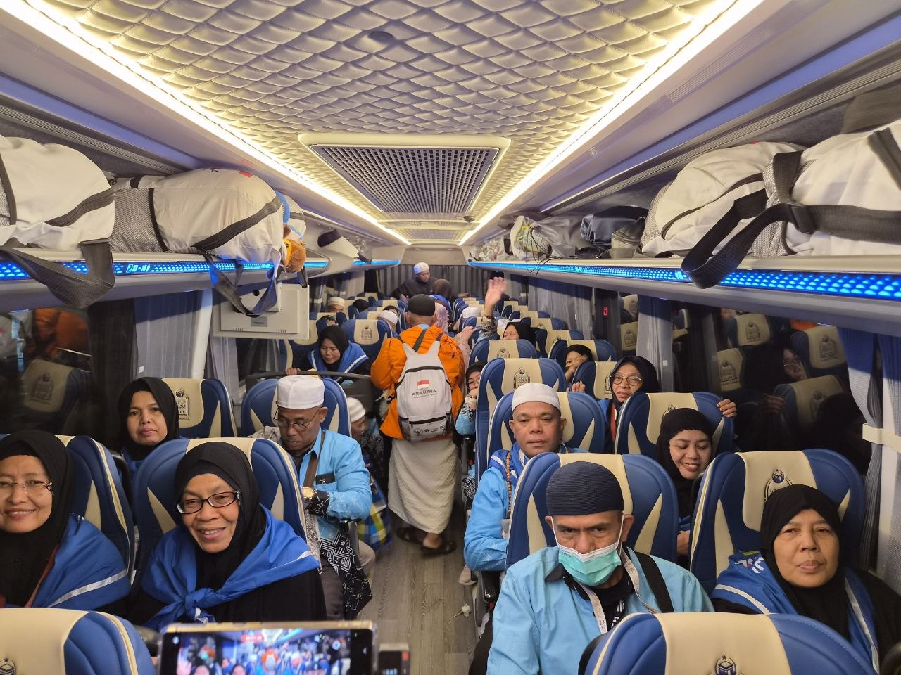 Jemaah Haji Tidak Dizinkan Bawa Air Zamzam Dalam Koper, Tiba di Indonesia Dapat 1 Galon Isi 5 Liter