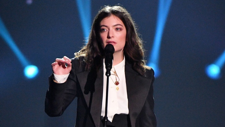 Lorde Rilis Materi Musik Baru Berjudul ‘Solar Power’