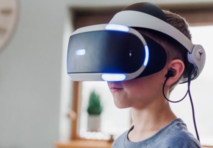 Sambil Menyelam, Cari Peluang di Metaverse