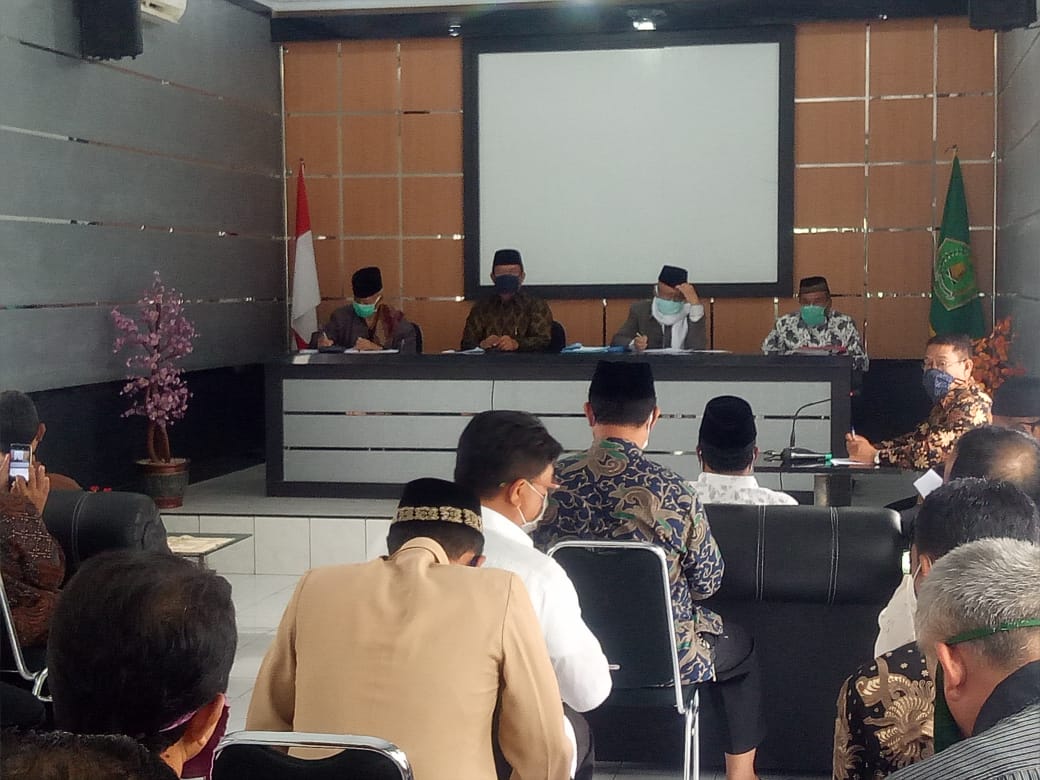 rapat Satgas Keagamaan Majalengka di aula kantor Kemenag. Foto : Humas Covid-19 Kabupaten Majalengka