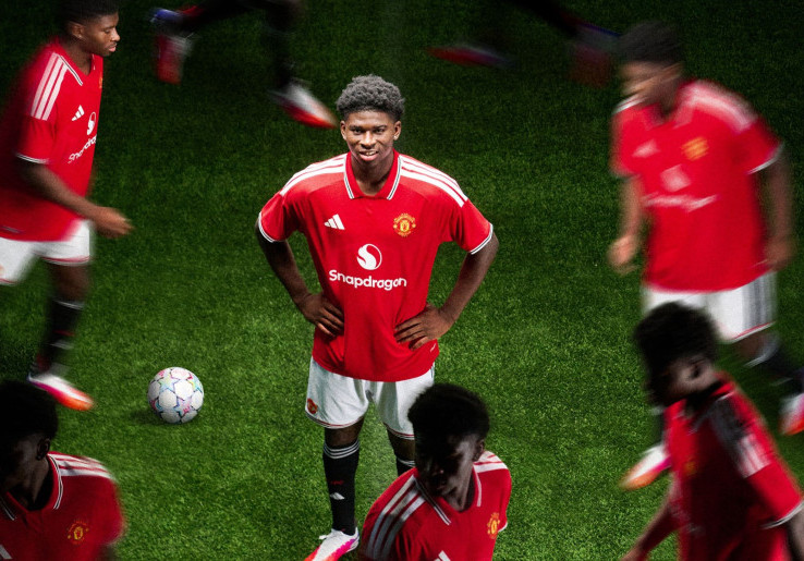 Debut Carlos Baleba di Manchester United Harus Tertunda, Ini Penyebabnya