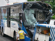 Diduga Lalai hingga Bikin Tabrakan, Polisi Amankan 2 Sopir Transjakarta Koridor 13