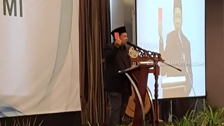 Setelah Ketua BEM UI, Kini Giliran Fahri Hamzah Angkat Kartu Merah untuk Jokowi