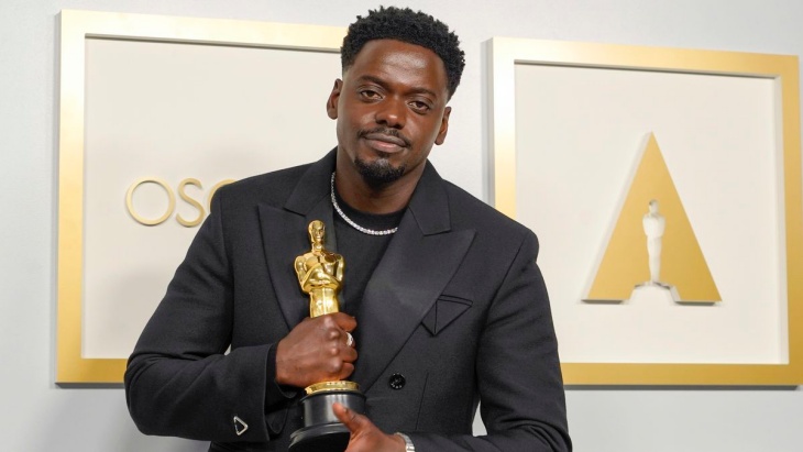 Daniel Kaluuya Memenangi Piala Oscar Pertamanya Untuk Kategori Best Supporting Actor