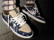 Mengintip Sneakers Terbaru Kolaborasi Travis Scott x Nike SB Dunk Low
