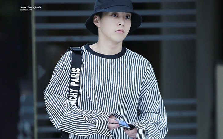 Kamu bisa mengeksplorasi gaya 90an untuk gaya pakaian motif garis. (Foto: istyle.id)