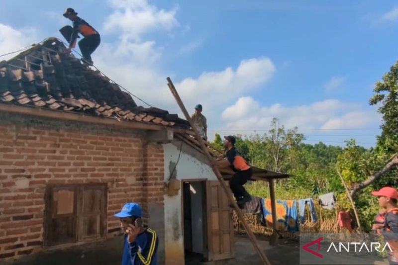 53 Rumah di Kabupaten Madiun Rusak karena Puting Beliung, Tidak Ada Korban Jiwa yang Dilaporkan