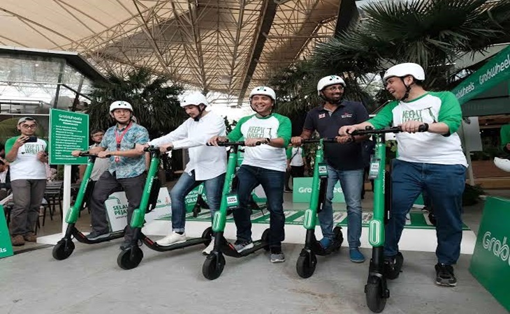 Para pengguna skuter listrik GrabWheels