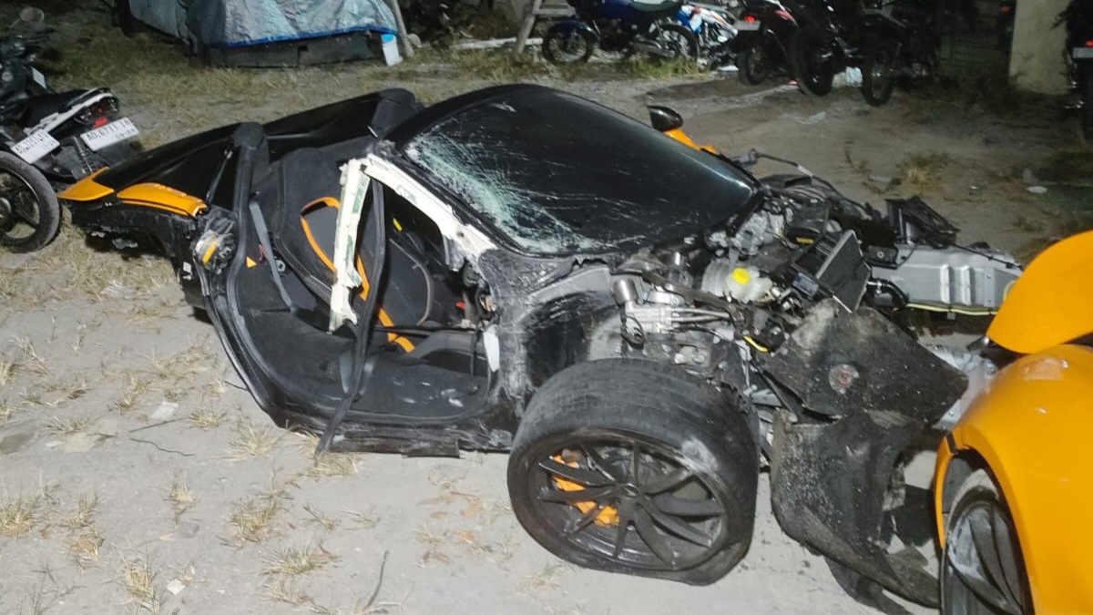 Mobil McLaren YouTuber Andra ST dan Robby Pantjaro Terbelah usai Kecelakaan di Sukoharjo