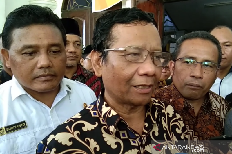 Menko Polhukam Minta Masyarakat Bersatu Demi Indonesia Emas 2045