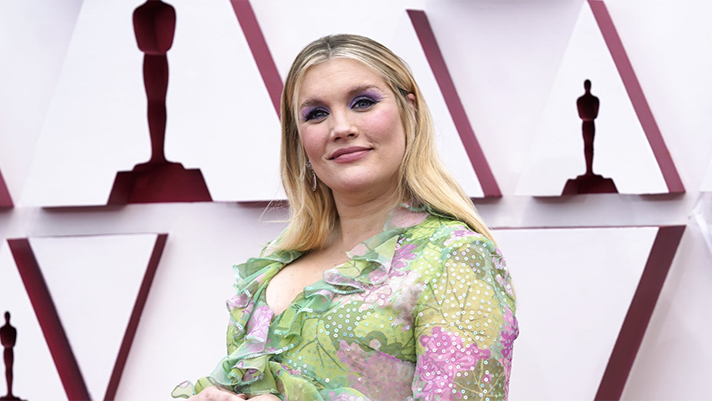 Emerald Fennell Menangi Oscar Pertama