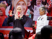  Atikoh Puji Militansi Massa Ganjar-Mahfud yang tak Goyah Diberi Bansos