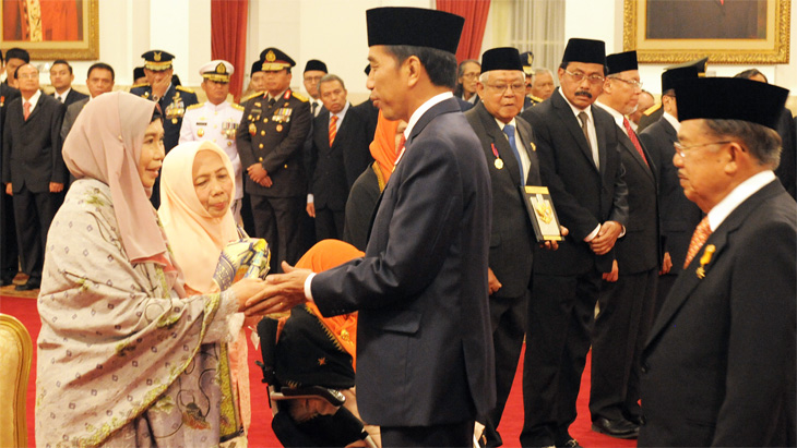 Presiden Jokowi Anugerahkan Gelar Pahlawan kepada 4 Tokoh