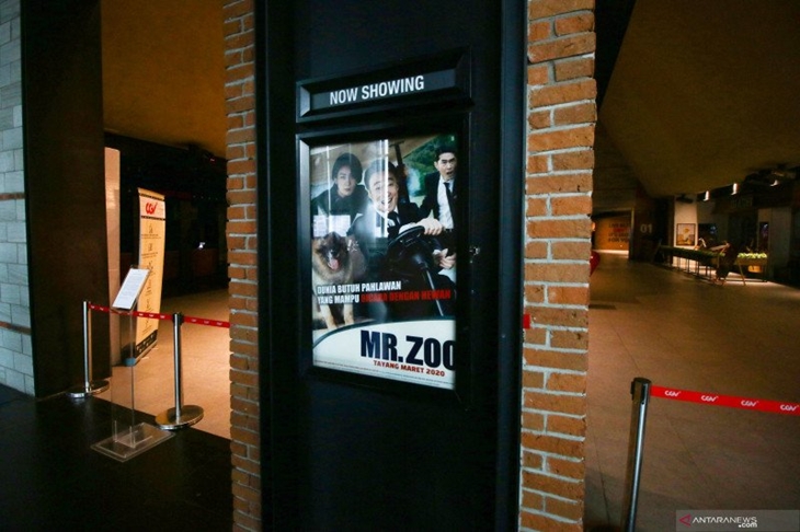 Suasana bioskop CGV yang tutup di Grand Indonesia, Jakarta, Senin (23/3/2020). Dalam upaya pencegahan penularan COVID-19, Pemerintah Provinsi DKI Jakarta  melakukan penutupan sementara kegiatan operasional usaha hiburan dan rekreasi selama dua pekan terhitung tanggal 23 Maret sampai 5 April 2020. ANTARA FOTO/Rivan Awal Lingga/foc.