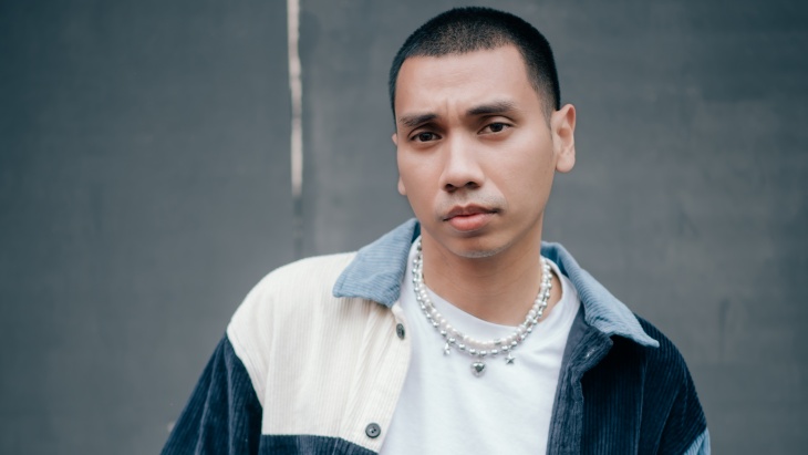 Bentuk Introspektif Diri Rayi Putra dalam 'Let You Down'