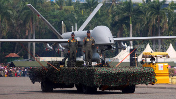 Drone Canggih Unjuk Gigi dalam Defile Alutsista Peringatan HUT ke-79 TNI di Monas 